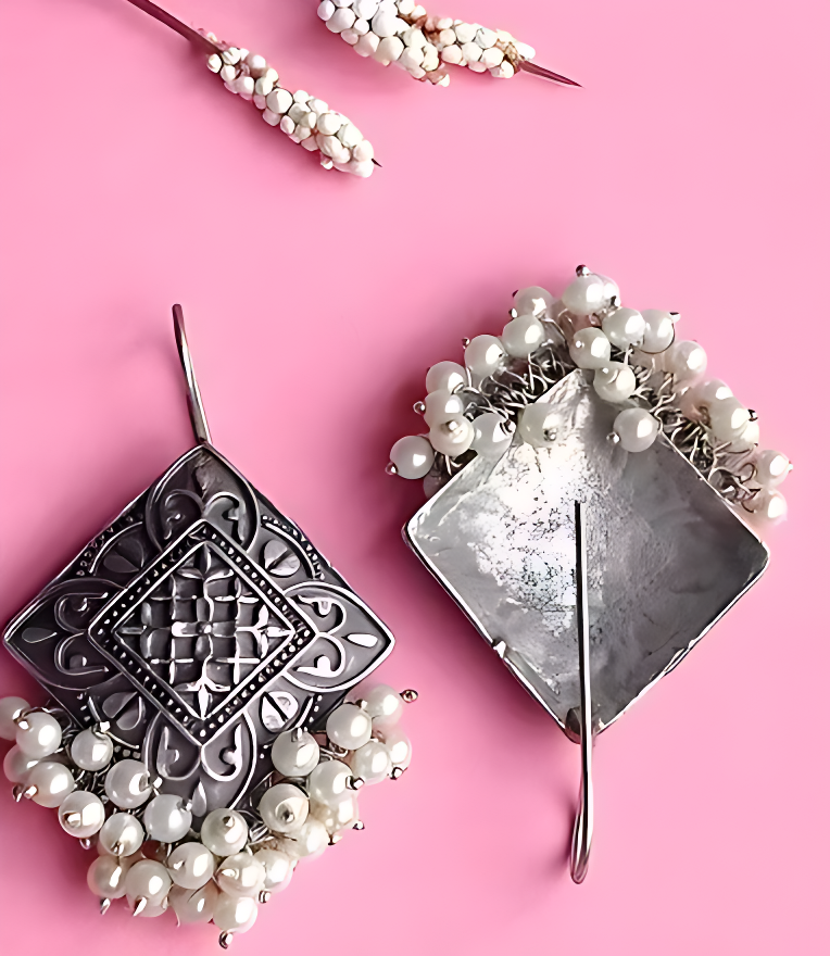 Vintage Pearl Cube Drops