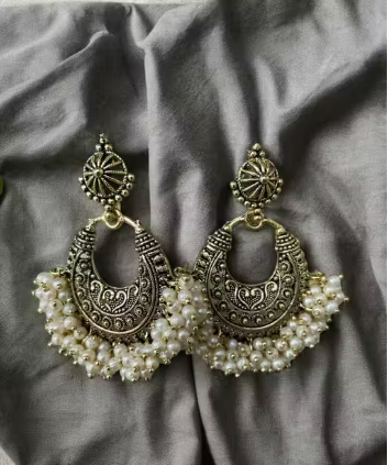 Vintage Pearl Cluster Chandbali